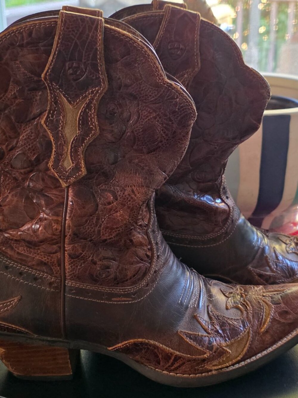 Ariat Dahlia womens size 8.5 Distressed Leather Boots